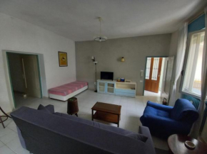 Console Camprini Apartments - Cavour - solo soggiorni oltre 29 giorni Faenza